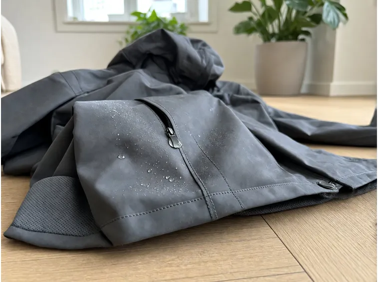 Impermeabile o cappotto: che cosa cambia con le temperature autunnali