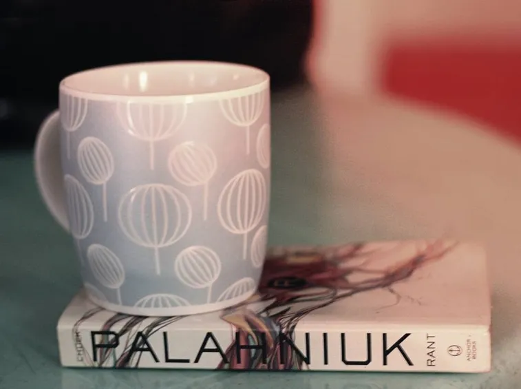 tazza su libro palahniuk